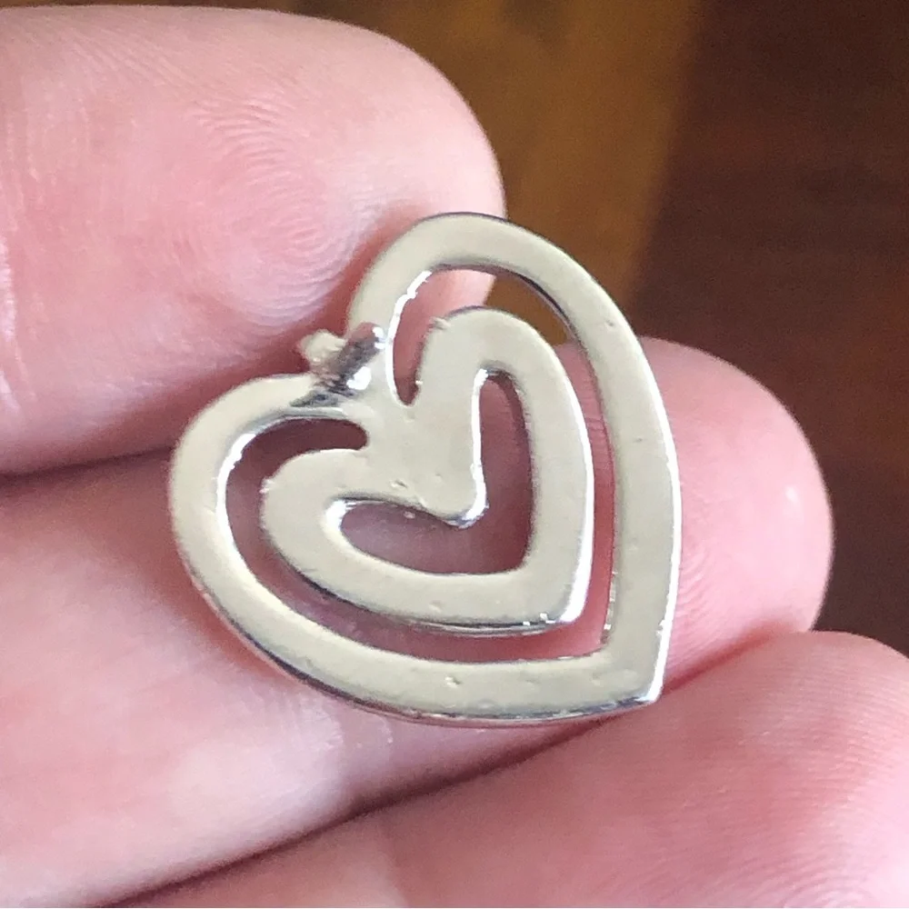 Daniel Wellington silver rhinestone heart pin